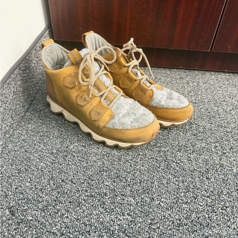 Sorel Tan and Gray High-Top Sneakers